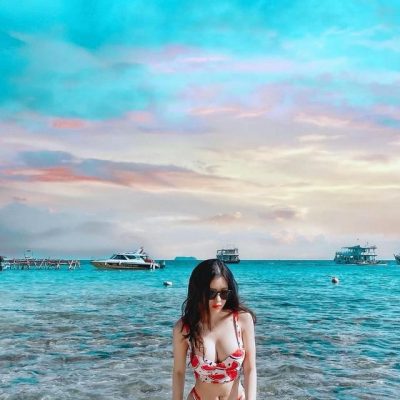 MMlive hot girl 9x nóng bỏng Hoàng Nhân Linh Chi 6 Trong bộ trang phục yêu thích của mình, cô nàng để lộ vòng 1 ngoại cỡ siêu khủng